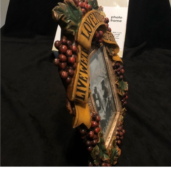 🌈3/$15🌈 New 3D Picture Frame—Live Well, Love More, Laugh Often - Picture 4 of 8